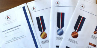 Attestato di merito con relativo nastrino per COVID-19